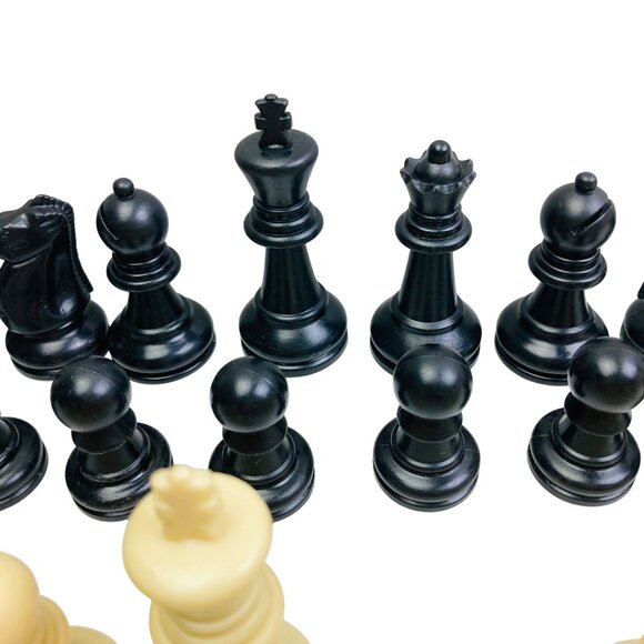 Vintage Staunton Style Chess Set Pieces 30 Piece Weighted Durable Replacement - Picture 4 of 7